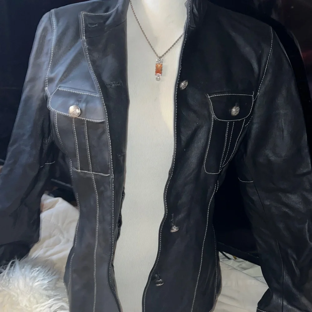 Leather jacket - Picture 1 of 5